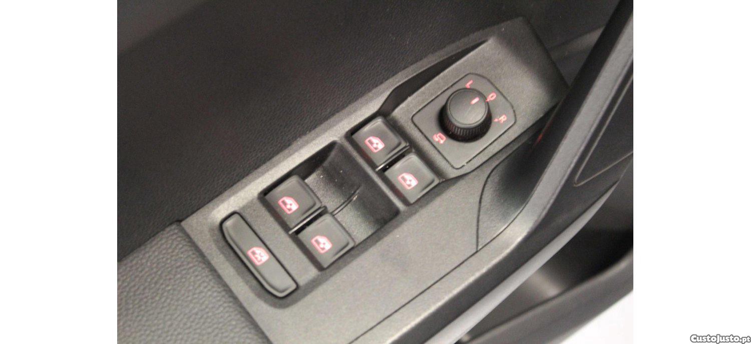 SEAT Arona 1.0 TSI Style 95cv — fotografia 4