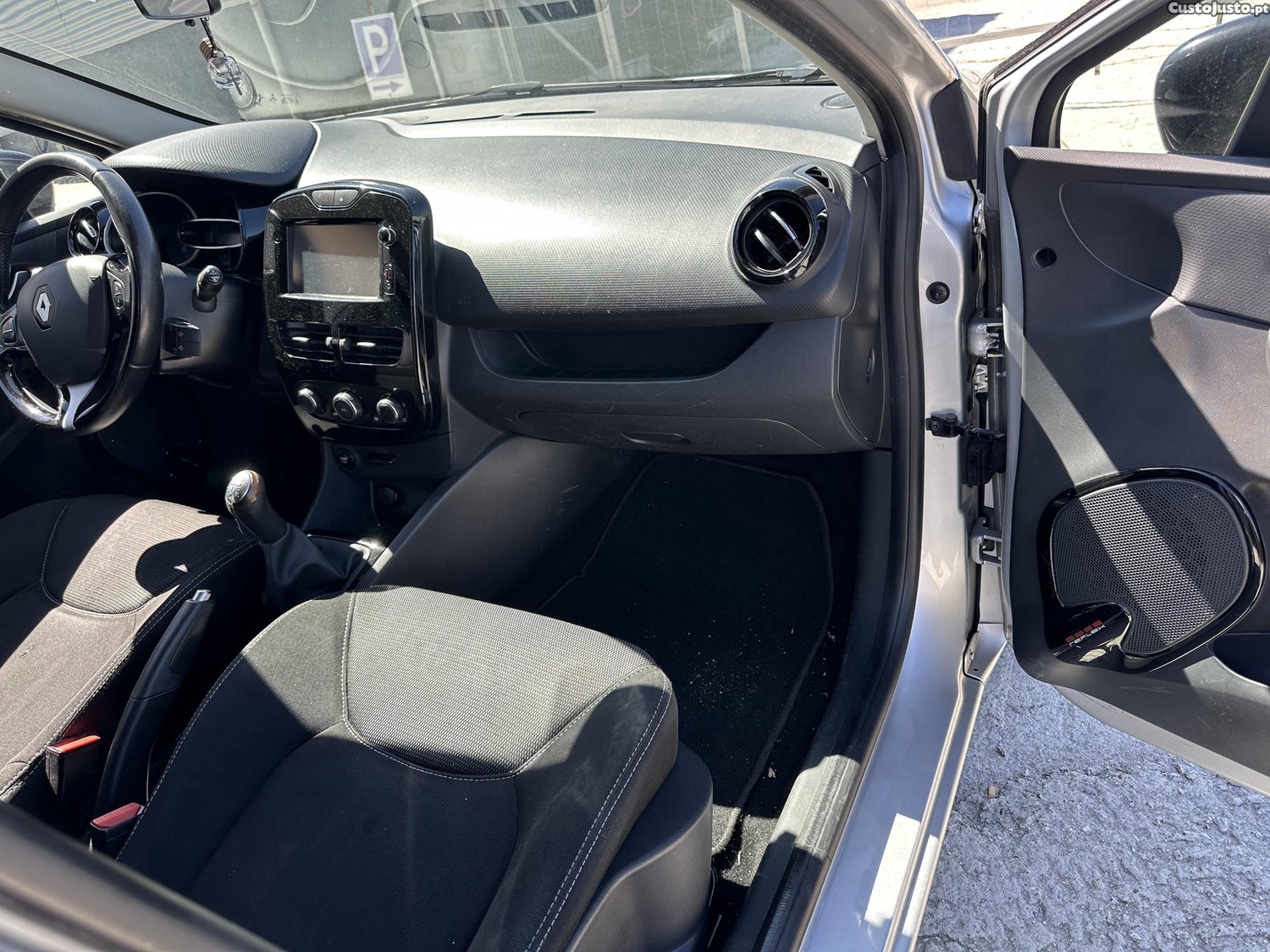 Renault Clio SW 1.5 dci  - 15 — photo 2