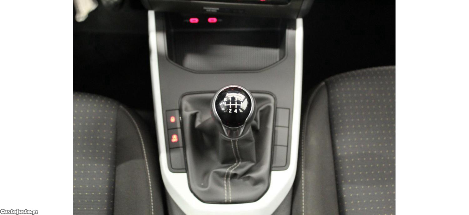 SEAT Arona 1.0 TSI Style 95cv — fotografia 5