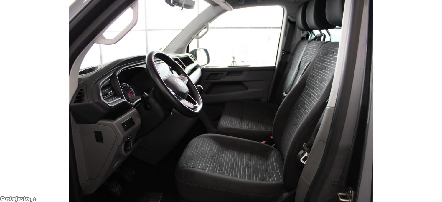 Volkswagen Caravelle Comfortline 2.0 TDI 150cv — fotografia 17