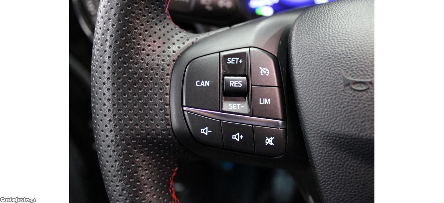 Ford Puma 1.0 EcoBoost MHEV ST-Line X Vivid Ruby Edition — fotografia 21