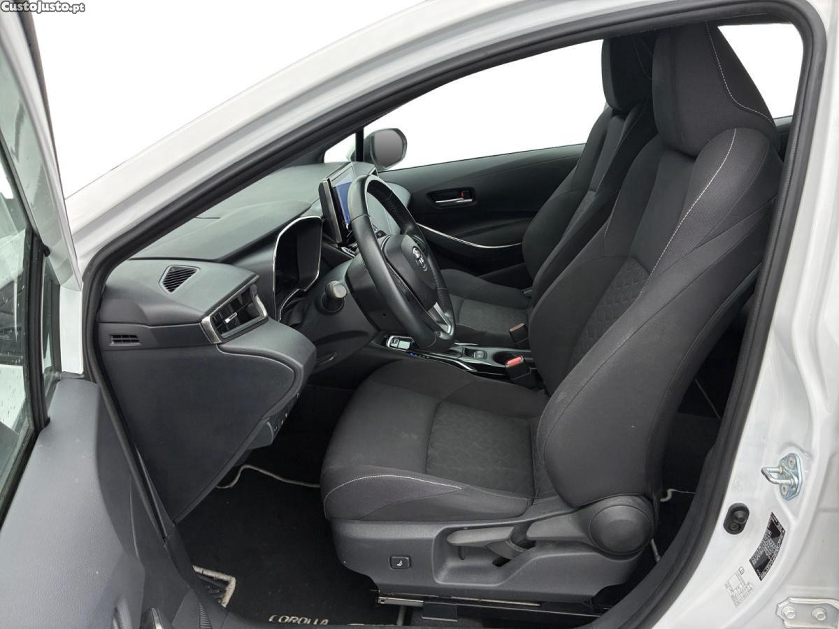 Toyota Corolla 1.8 Hybrid Dynamic - 22 foto 3