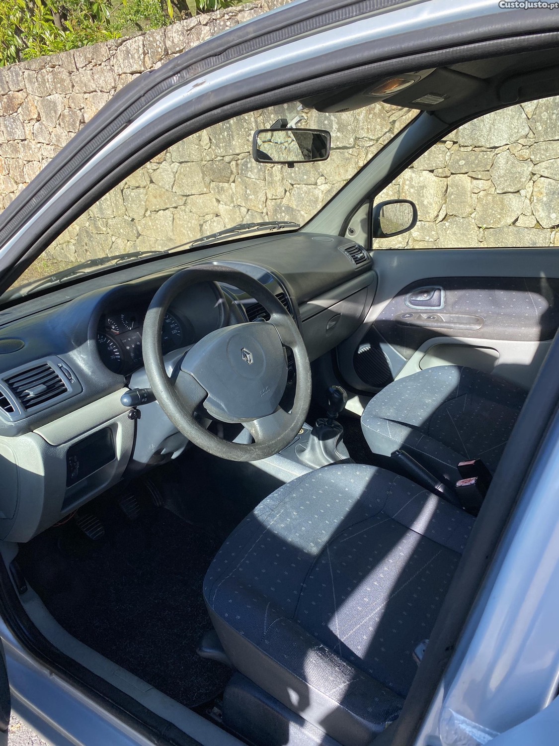 Renault Clio 1.5 Dci — fotografia 3