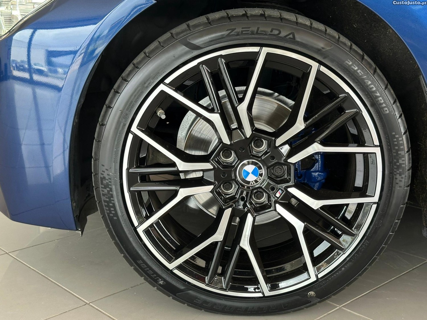 BMW 318 d Pack M Shadow Auto — fotografia 21