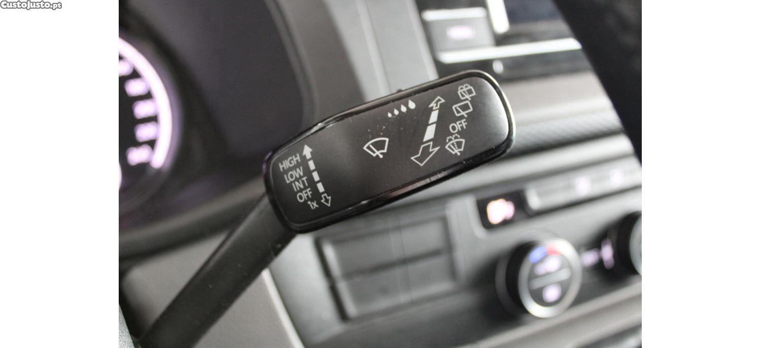 Volkswagen Caravelle Comfortline 2.0 TDI 150cv — fotografia 3