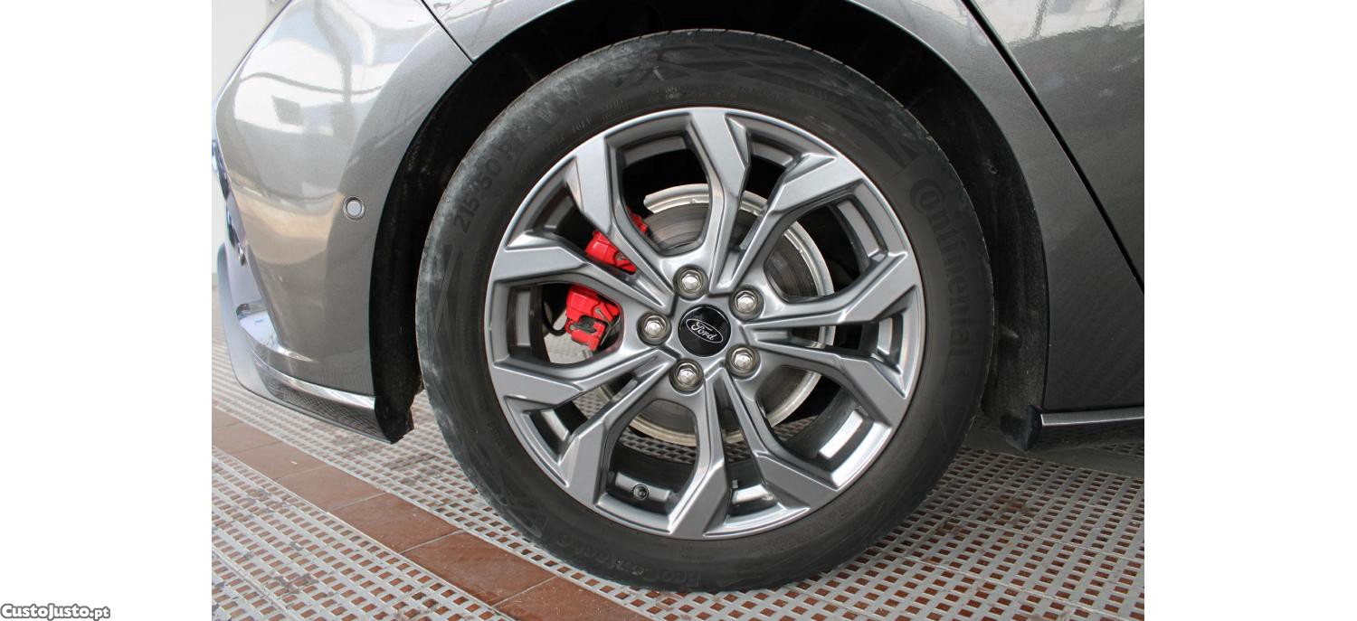 Ford Focus 1.0 EcoBoost MHEV ST-Line X — fotografia 2