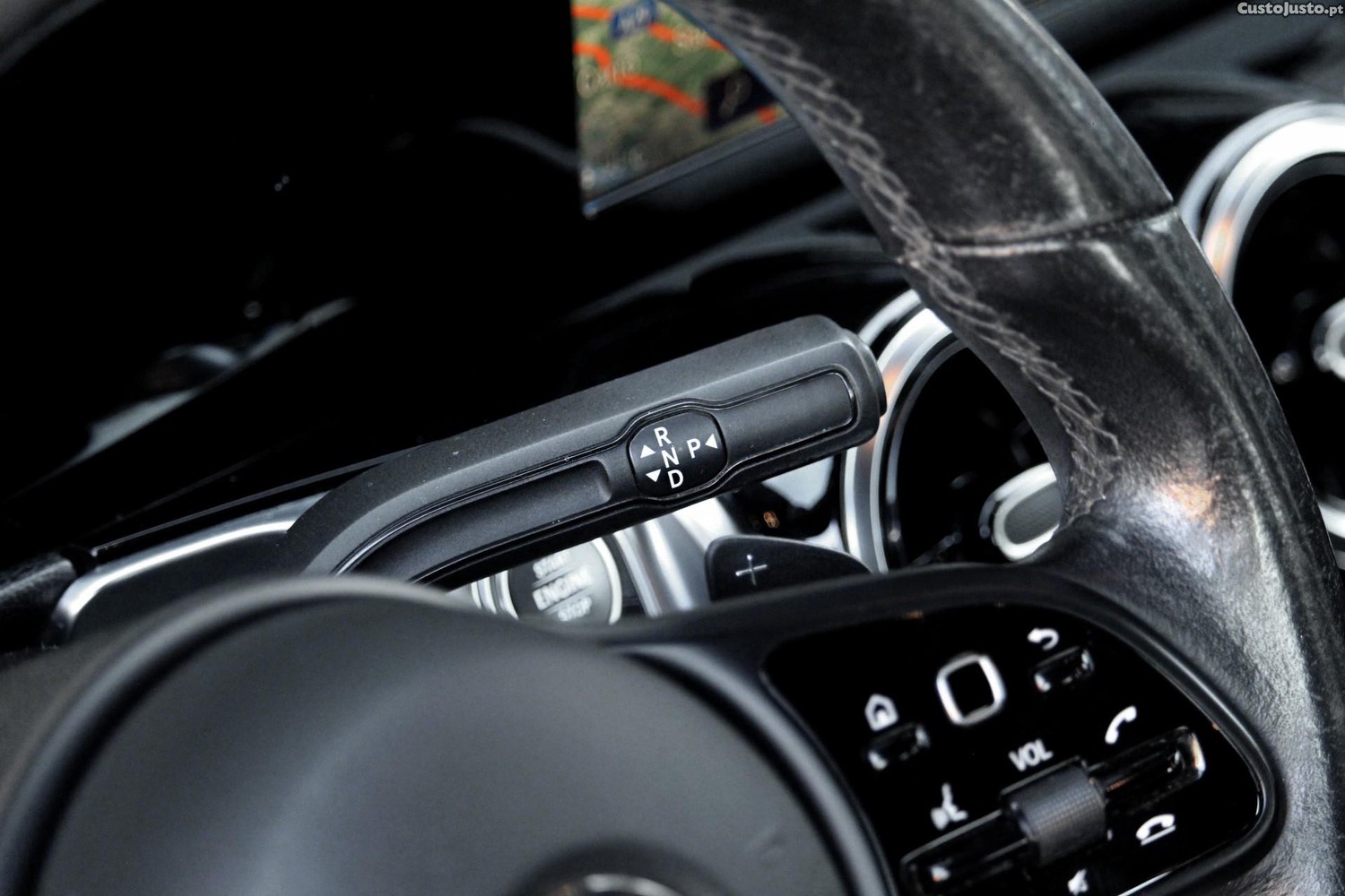 Mercedes-Benz GLB 200 d Progressive — fotografia 15