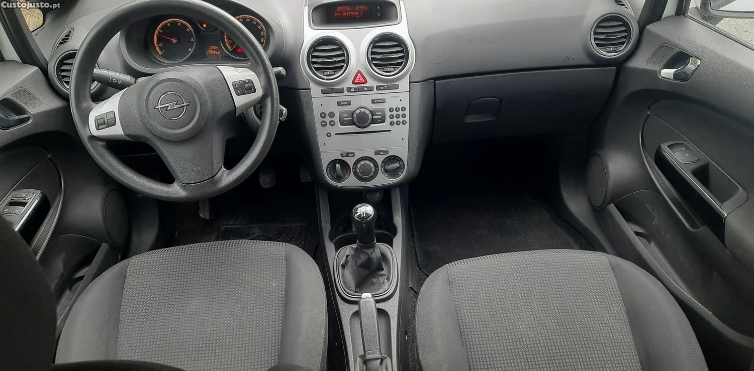 Opel Corsa 1.3 cdti — fotografia 3