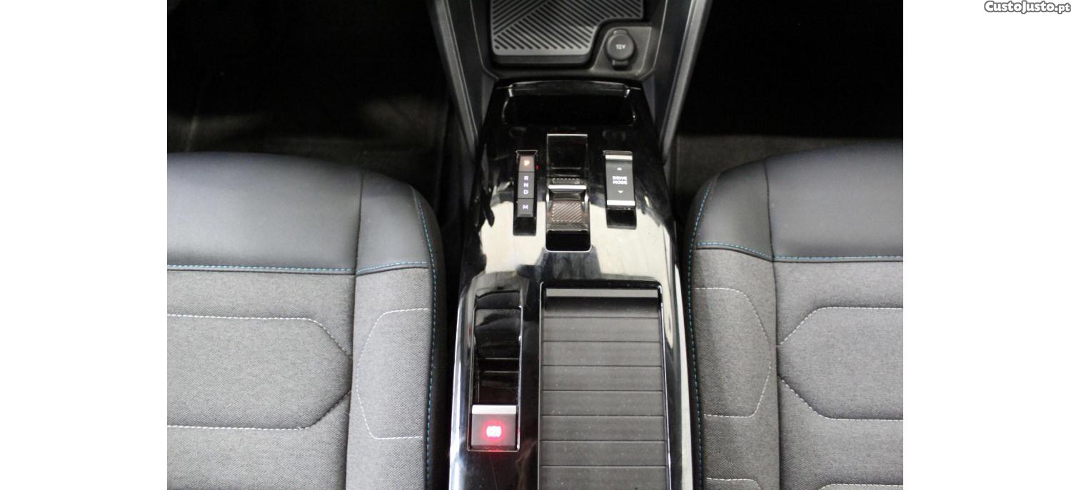 Citroën C4 PureTech Plus 1.2 130cv EAT8 — fotografia 10