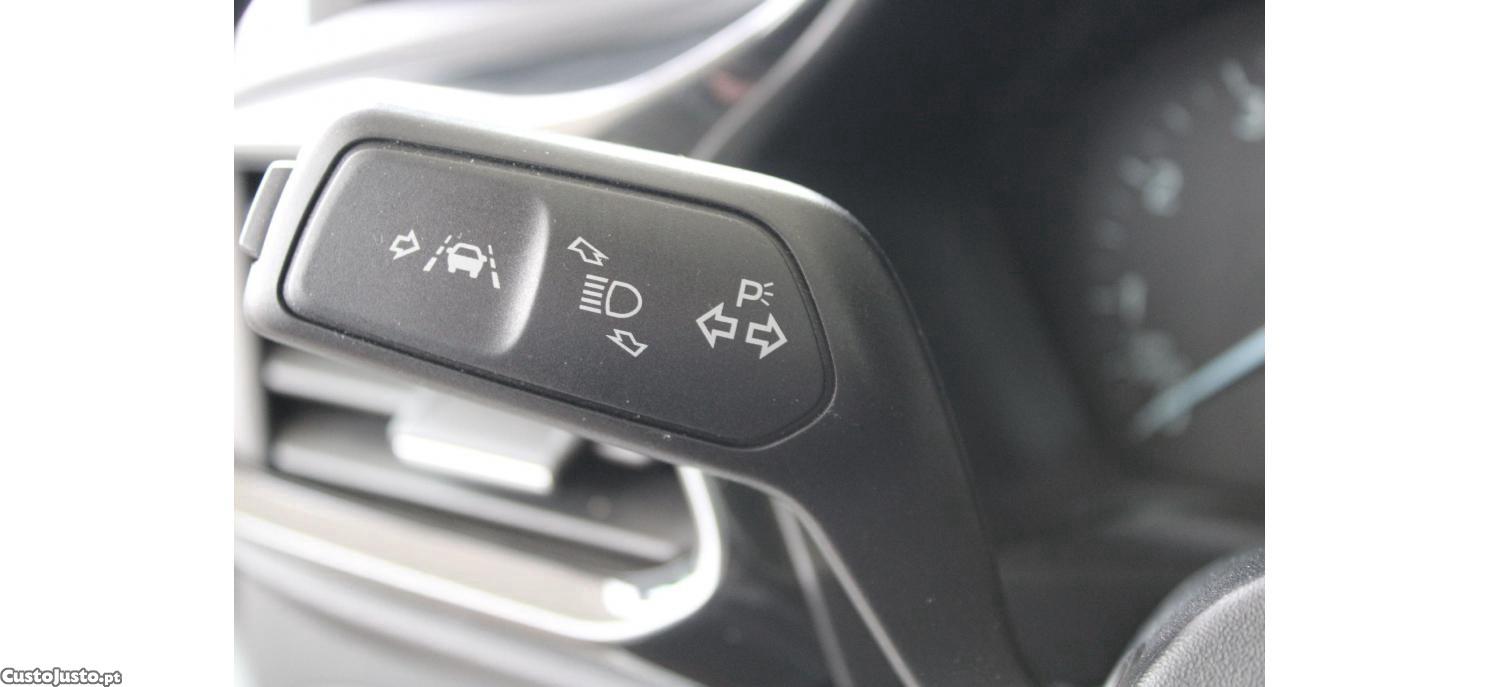 Ford Puma 1.0 EcoBoost MHEV Titanium — fotografia 13