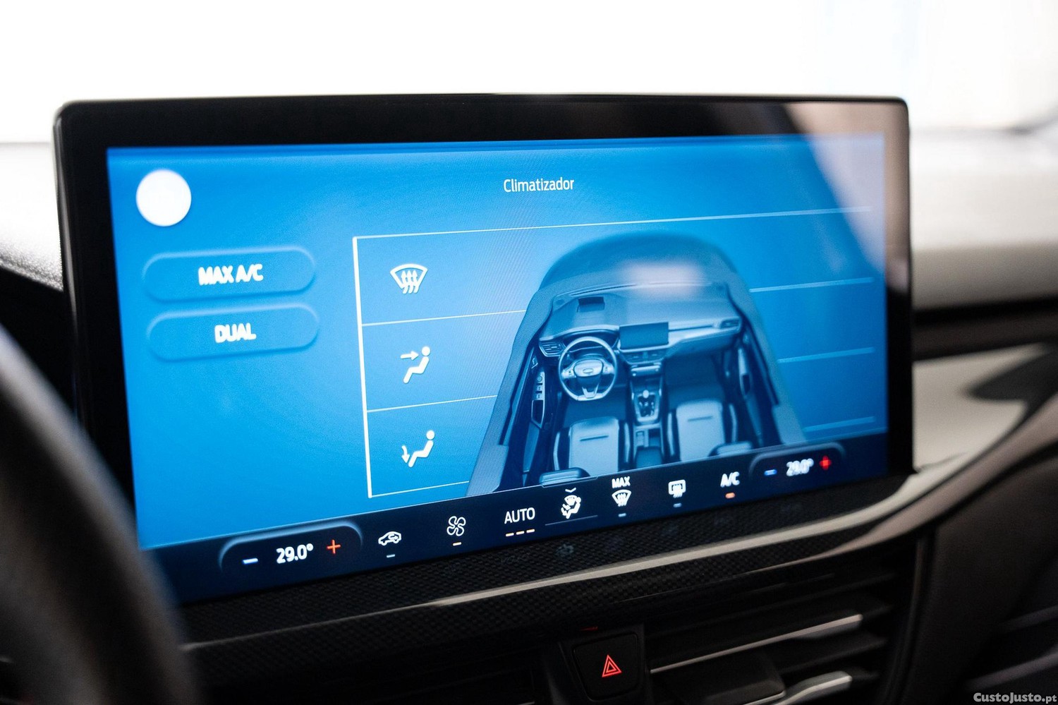 Ford Focus SW 1.0 EcoBoost MHEV ST-Line — fotografia 9