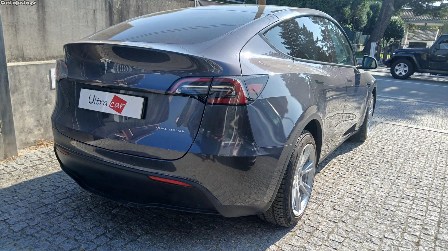 Tesla Model Y Long Range Dual Motor — fotografia 6