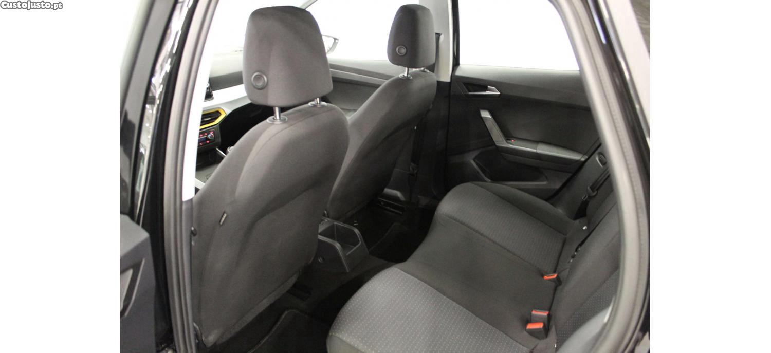SEAT Arona 1.0 TSI Style 95cv — fotografia 2