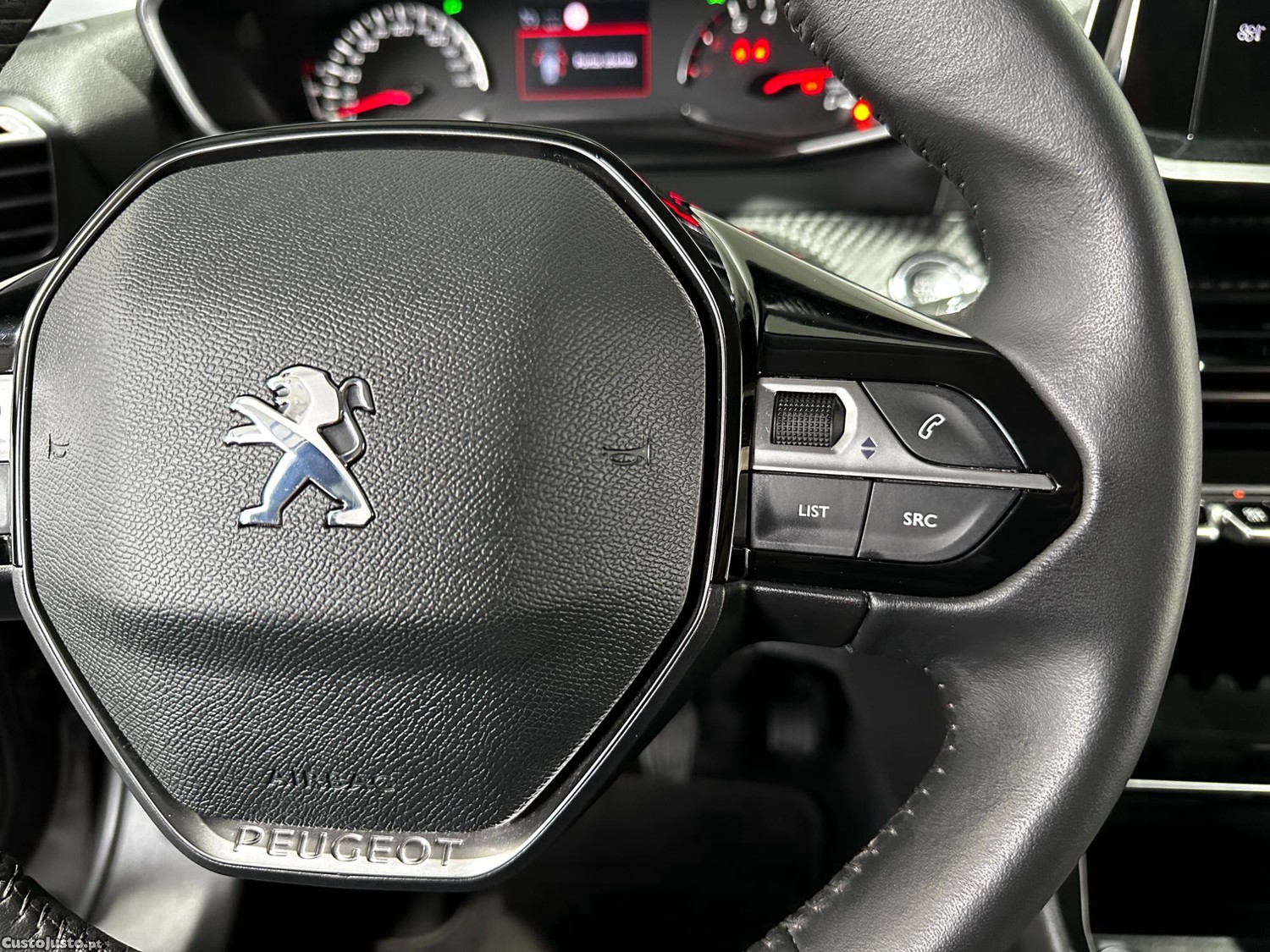 Peugeot 2008 1.5 BLUEHDI ACTIVE PACK 110CV - NACIONAL - 71926 KM — fotografia 17