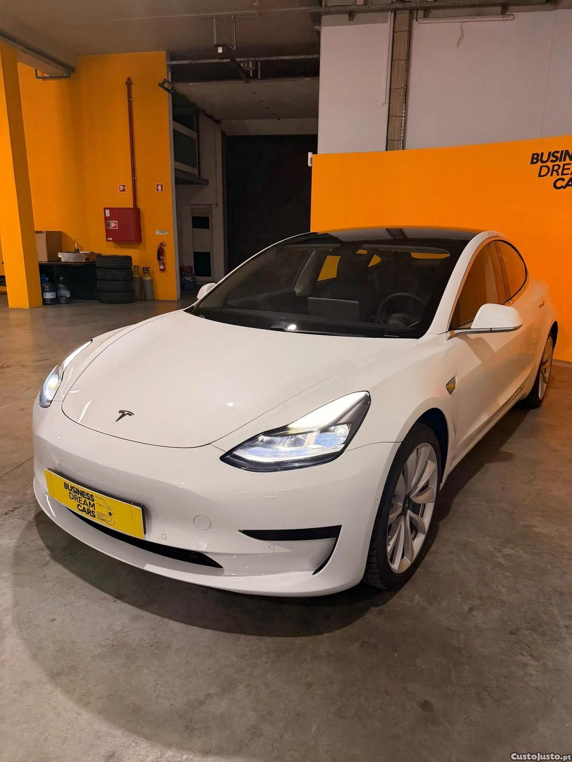 Tesla Model 3 Standard Range Plus RWD — fotografia 12