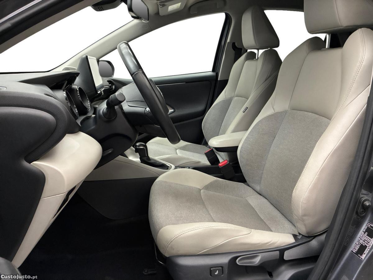 Toyota Yaris 1.5 Hybrid Design - 22 foto 3