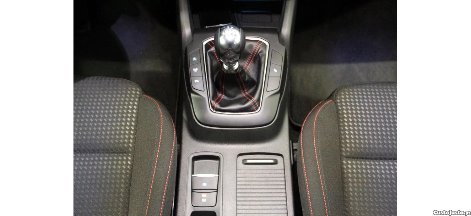 Ford Focus 1.0 EcoBoost 125cv MHEV ST-Line — fotografia 13
