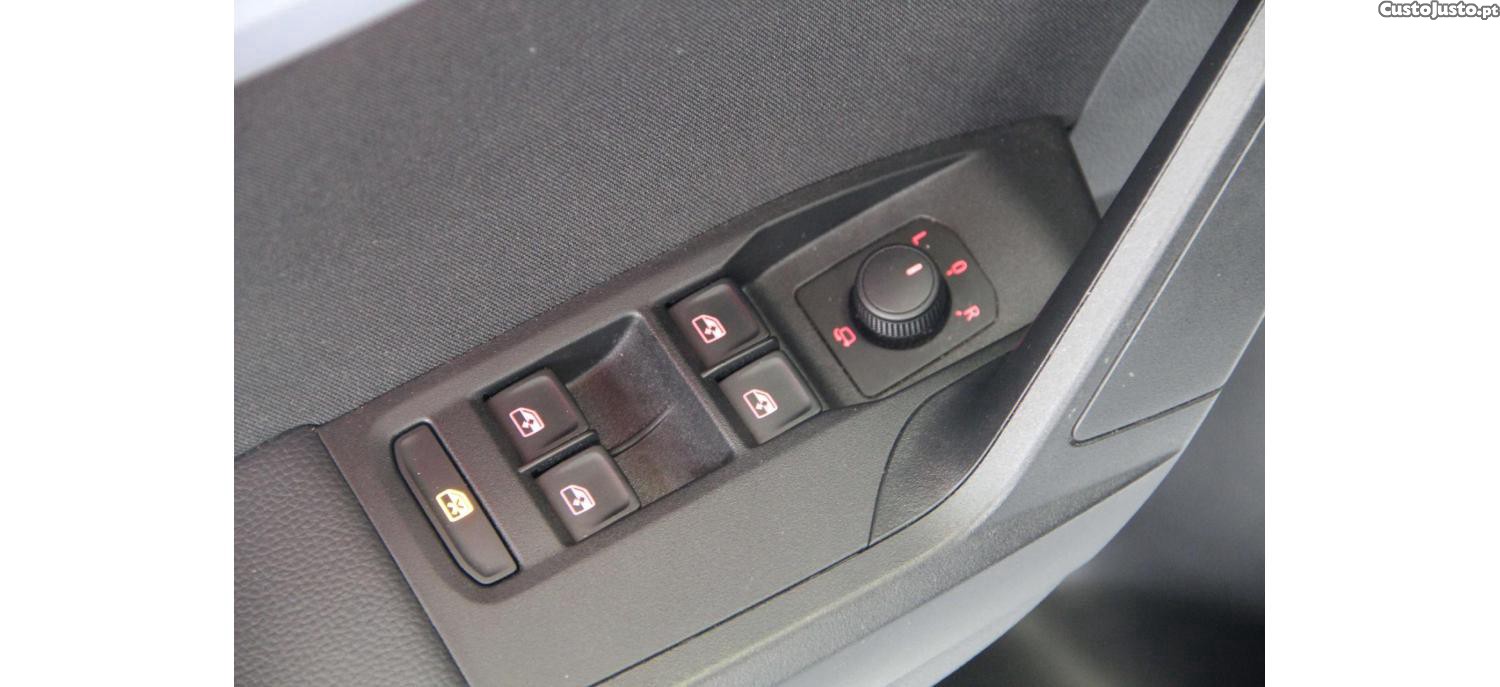 SEAT Ibiza 1.0 TSI FR 95cv — fotografia 3