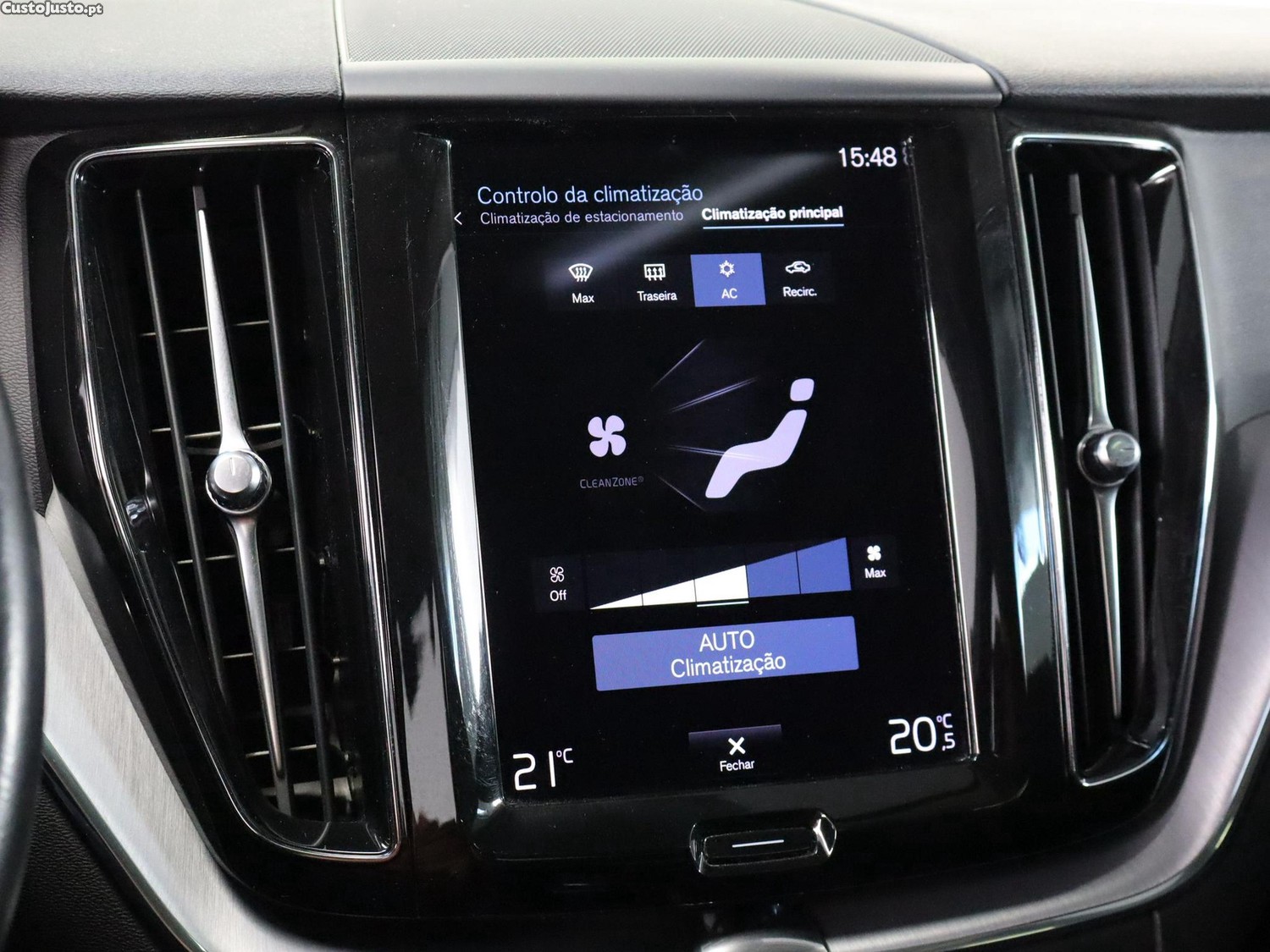 Volvo XC 60 2.0 T6 PHEV Inscription AWD — fotografia 9