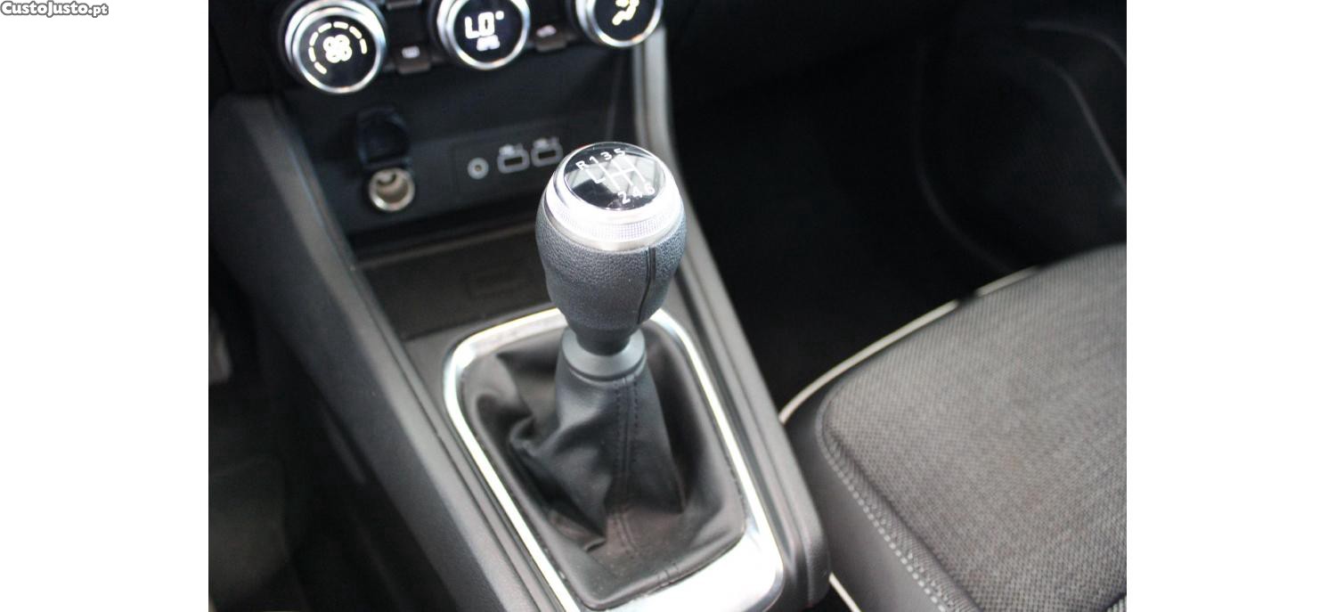 Renault Captur 1.0 TCe Techno Bi-Fuel — fotografia 5