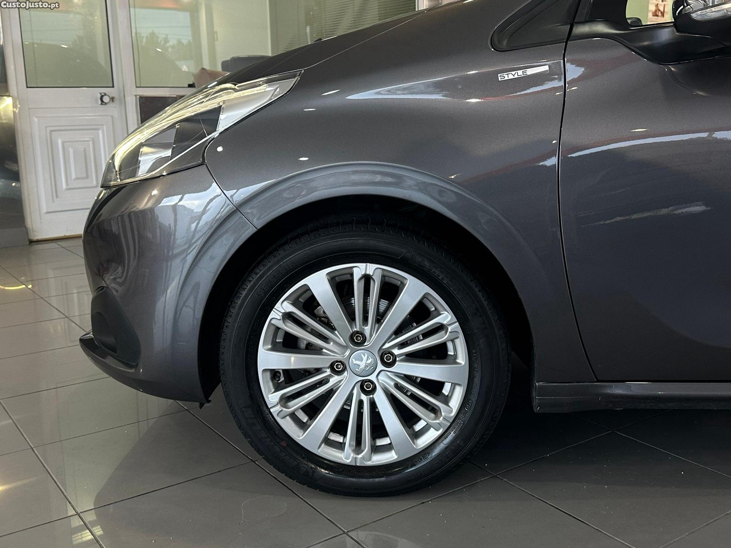 Peugeot 208 1.2 PureTech Allure - 17 — photo 4