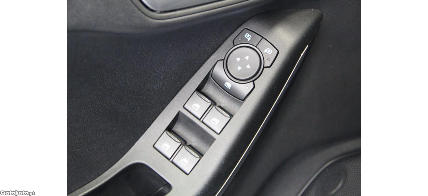 Ford Fiesta St Line X Hybrid 1.0Ecoboost 125cv — fotografia 2