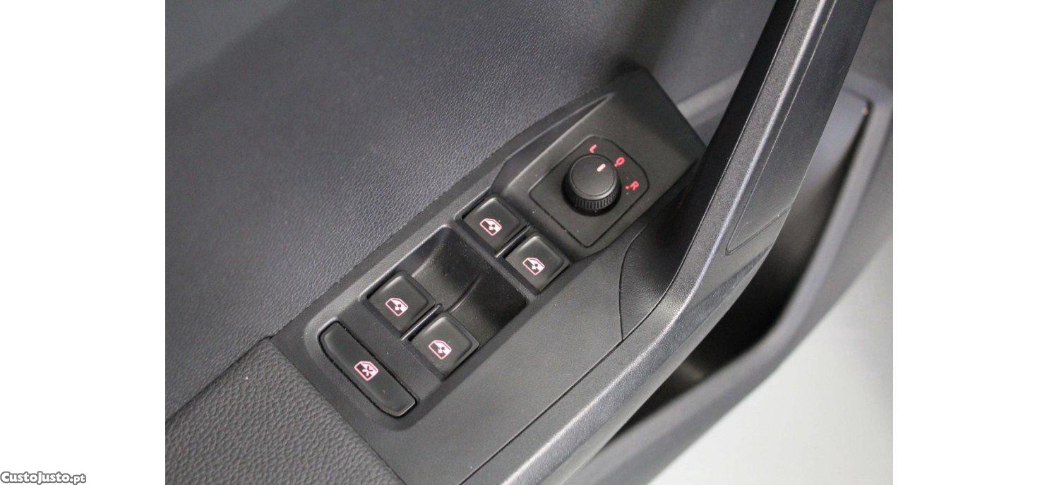 SEAT Ibiza 1.0 TSI Reference 95cv — fotografia 3