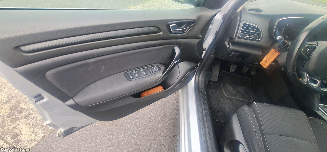 Renault Mégane 1.2TCE — fotografia 3