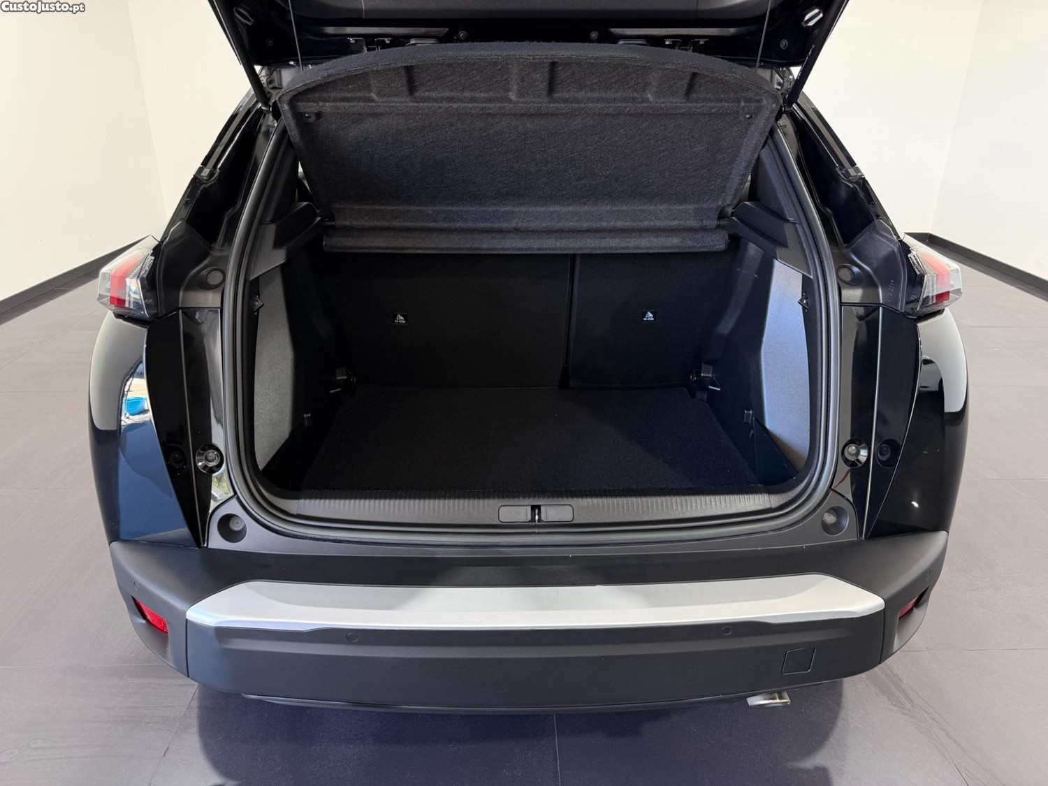 Peugeot 2008 1.5 BLUEHDI ACTIVE PACK 110CV - NACIONAL - 71926 KM — fotografia 5