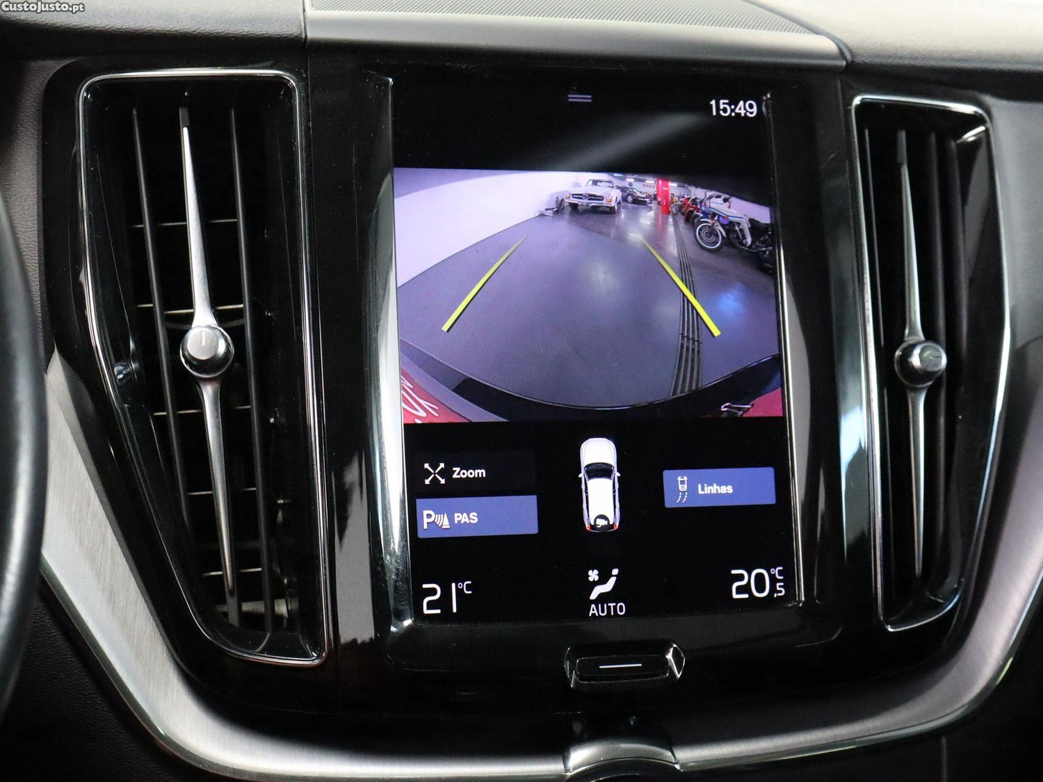 Volvo XC 60 2.0 T6 PHEV Inscription AWD — fotografia 5