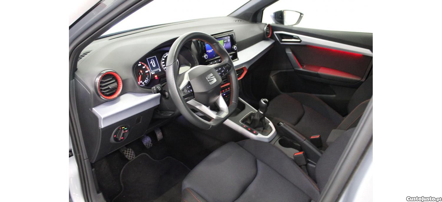 SEAT Arona 1.0 TSI FR 110cv — fotografia 17