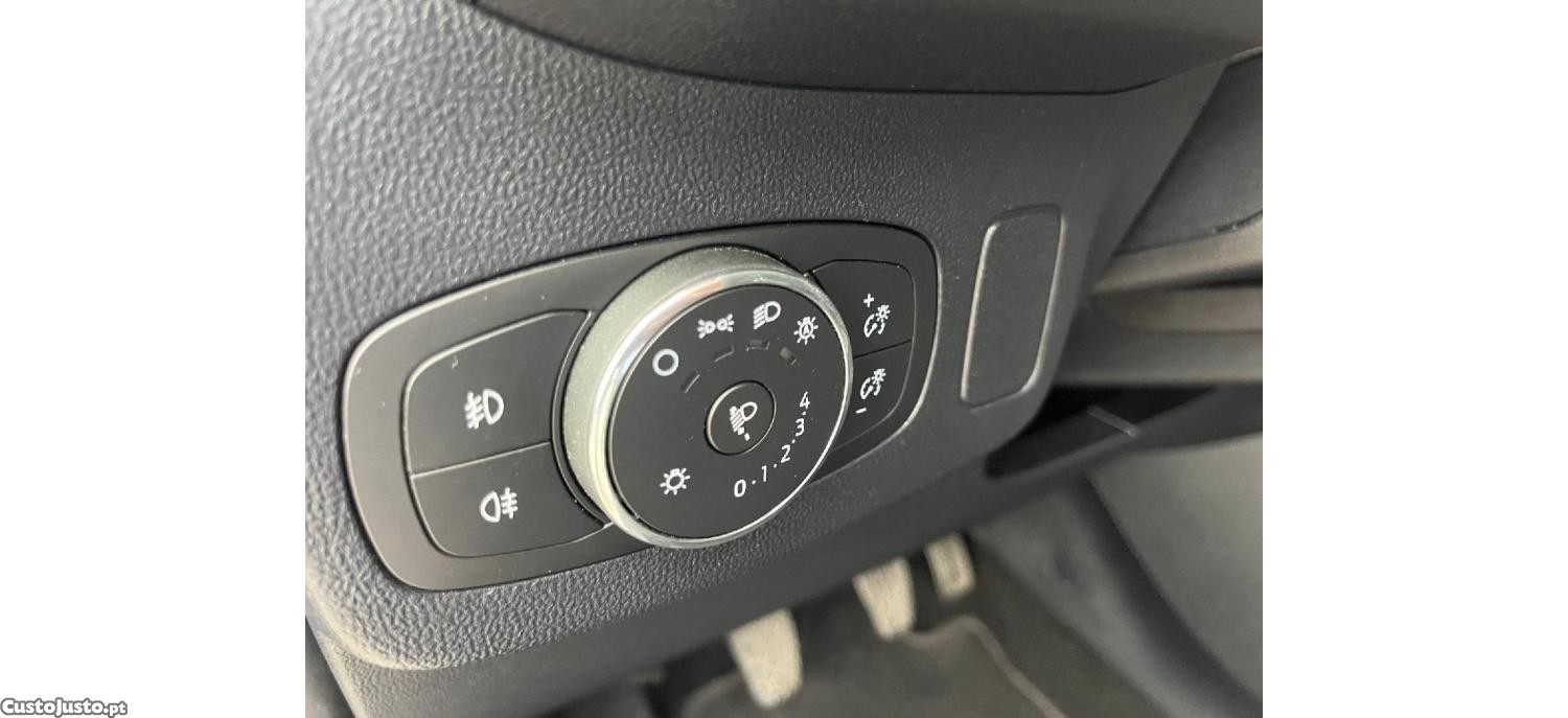 Ford Puma 1.0 EcoBoost MHEV Titanium Aut. — fotografia 9