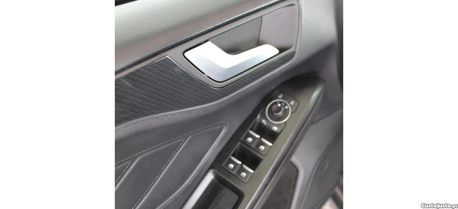 Ford Focus 1.0 EcoBoost MHEV ST-Line — fotografia 16