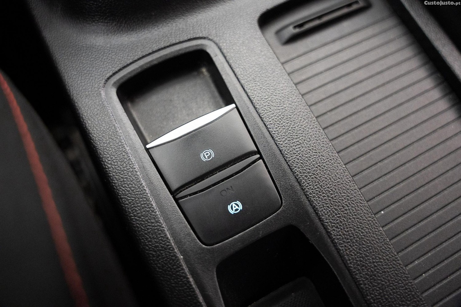 Ford Focus SW 1.0 EcoBoost MHEV ST-Line — fotografia 5