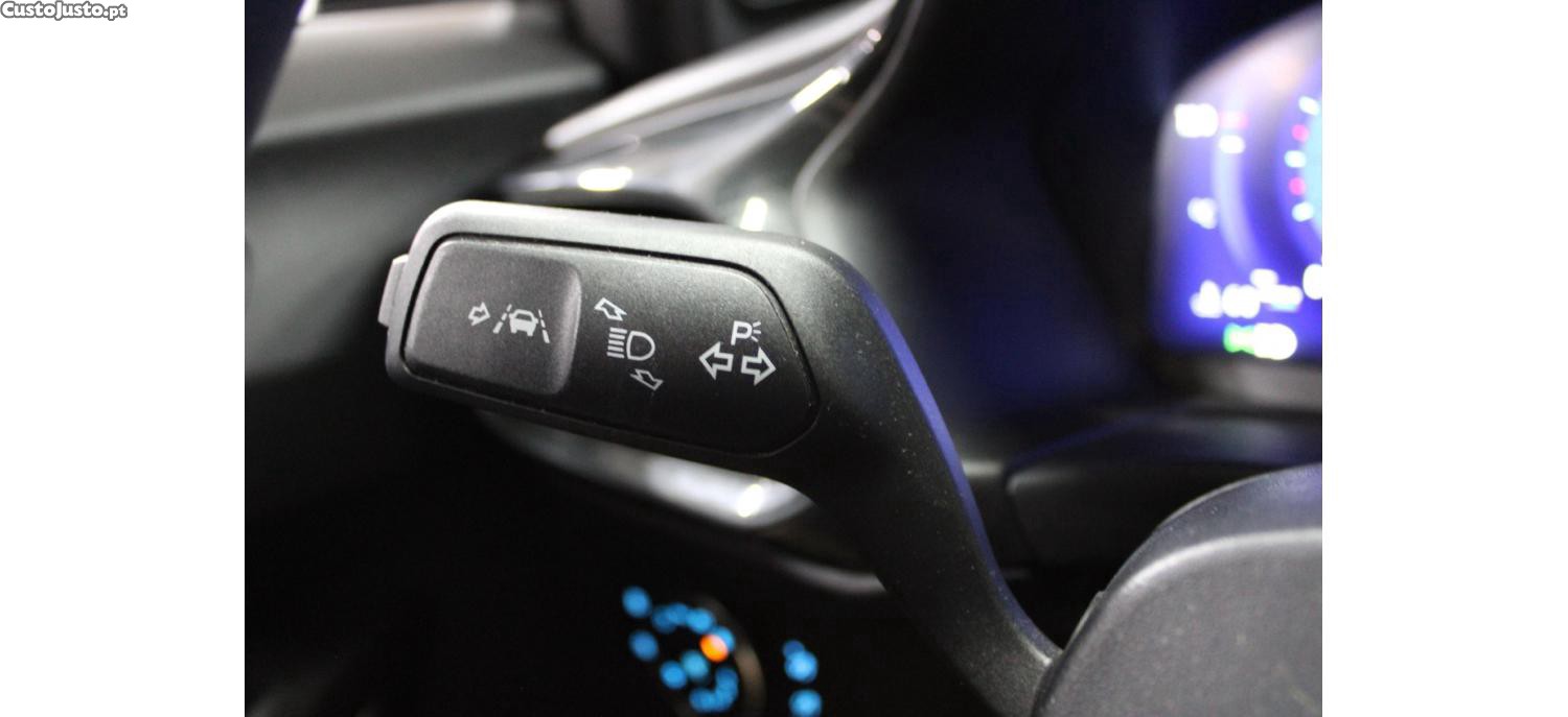 Ford Puma 1.0 EcoBoost MHEV ST-Line X Vivid Ruby Edition — fotografia 4