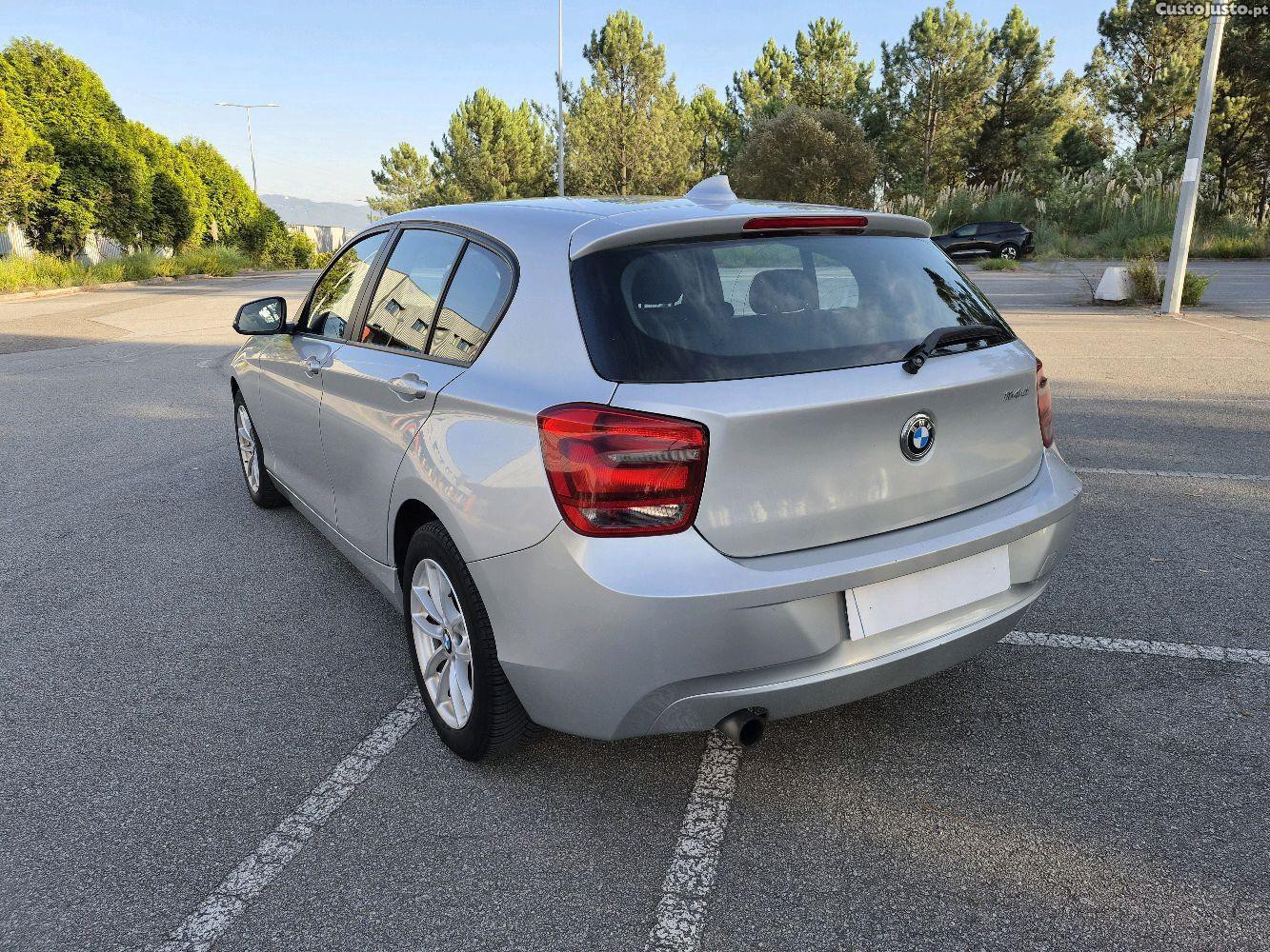 BMW 114 D com GPS — fotografia 5