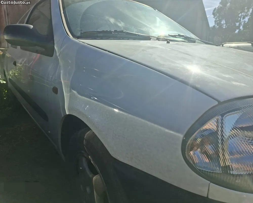 Renault Clio 1.9 D (SB0J) (48 kW / 65 cv) [02.2000 - 05.2001] - 00 — photo 3