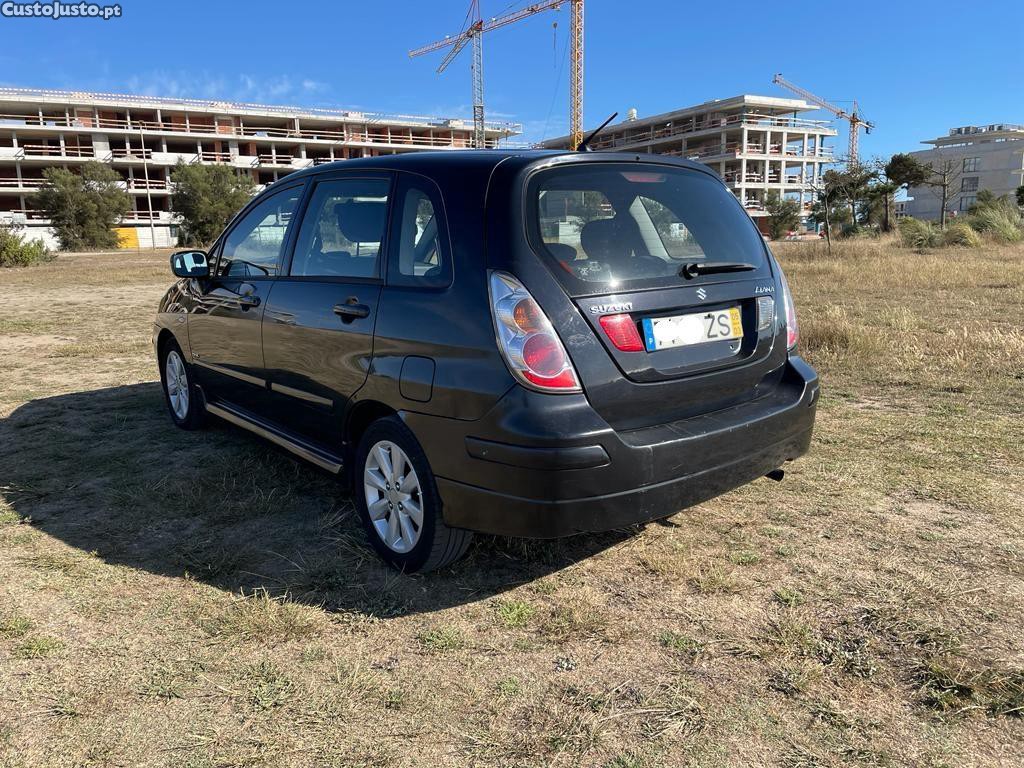 Suzuki Liana 1.4 DDIS a Diesel — fotografia 6