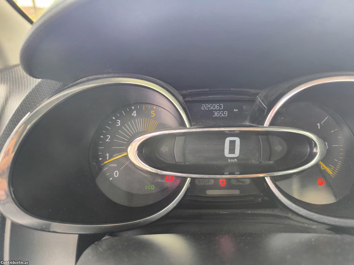 Renault Clio 1.5 DCI - 14 — photo 4