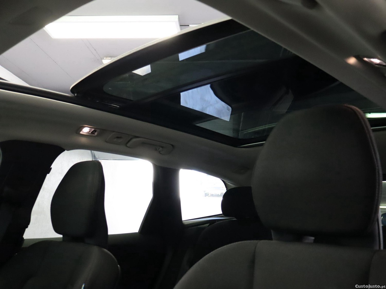 Volvo XC 60 2.0 T6 PHEV Inscription AWD — fotografia 15