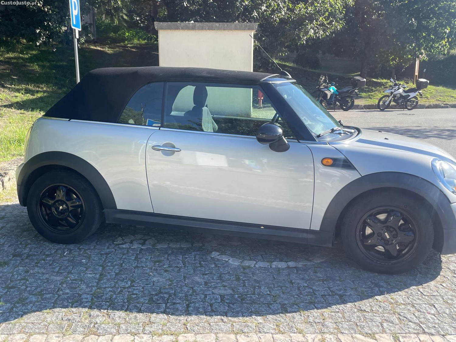 MINI Cooper D Cabrio — fotografia 4