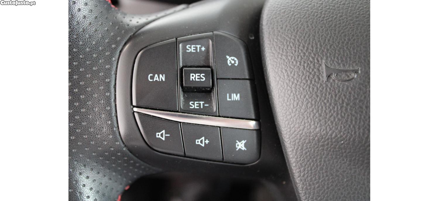 Ford Focus 1.0 EcoBoost MHEV ST-Line X — fotografia 9