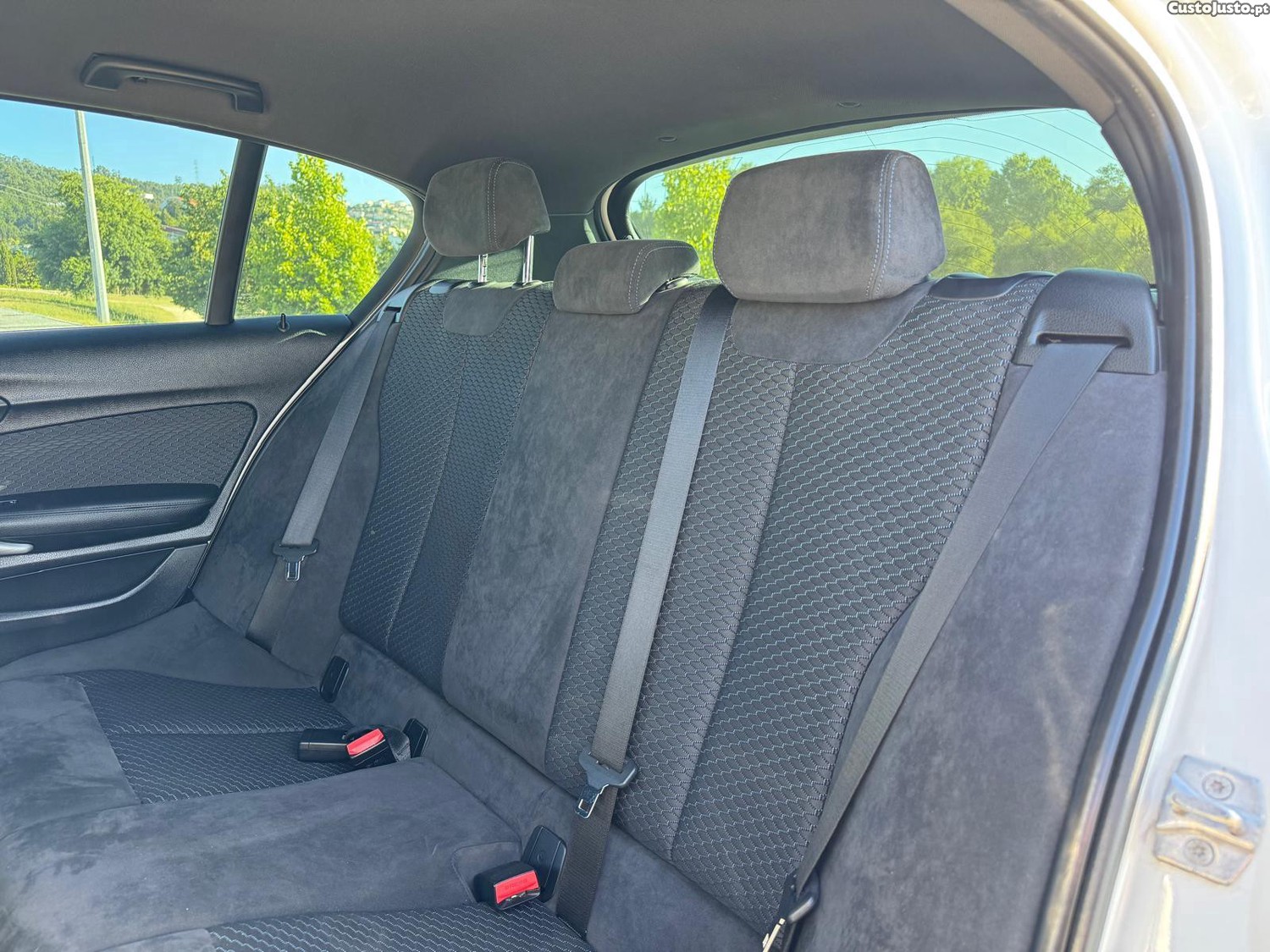 BMW 120 d Pack M Auto — fotografia 2