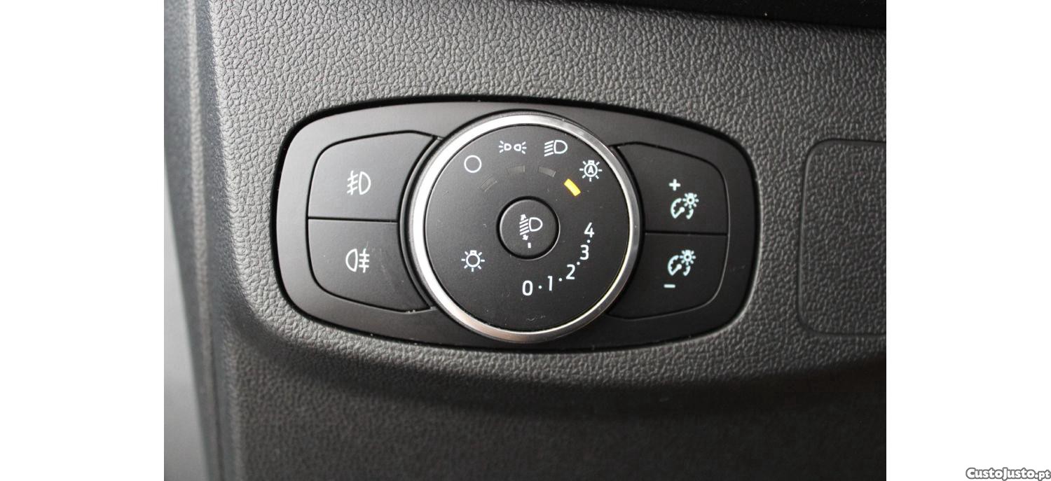 Ford Focus ST Line 1.0 Hybrid Ecoboost 125cv Aut — fotografia 10