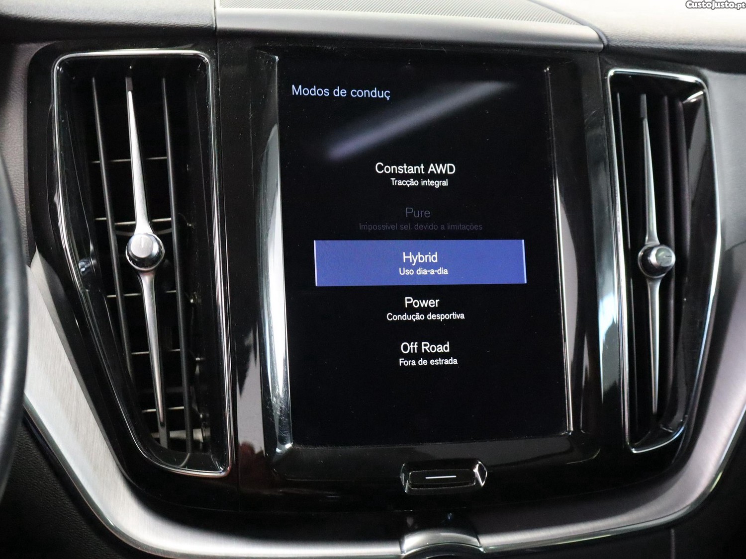 Volvo XC 60 2.0 T6 PHEV Inscription AWD — fotografia 4