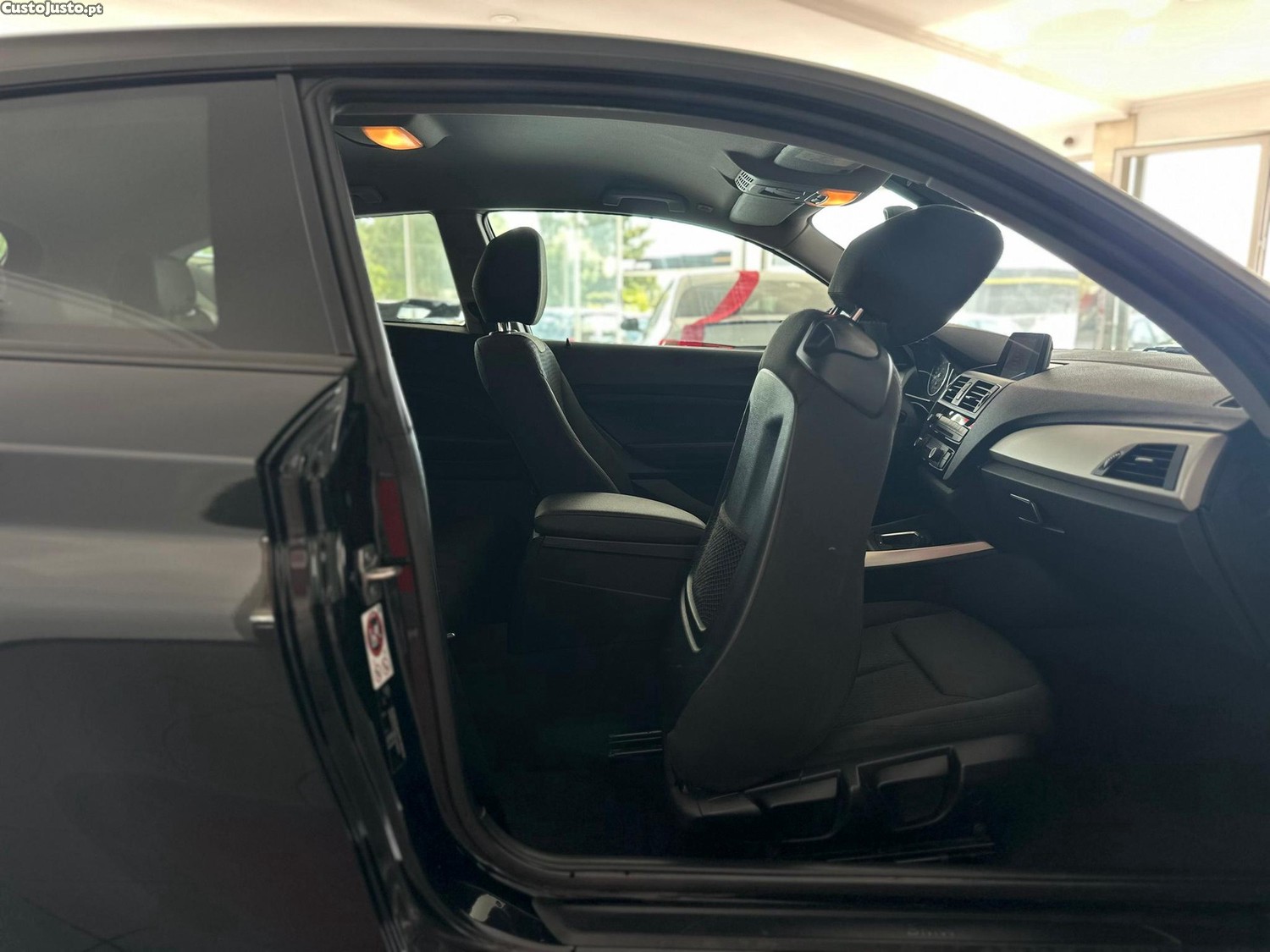 BMW 116 d EfficientDynamics Line Urban — fotografia 3