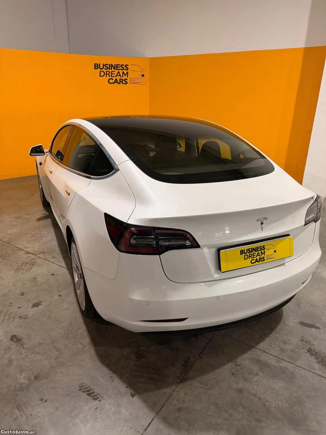 Tesla Model 3 Standard Range Plus RWD — fotografia 9