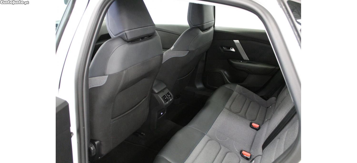 Citroën C4 PureTech Plus 1.2 130cv EAT8 — fotografia 16