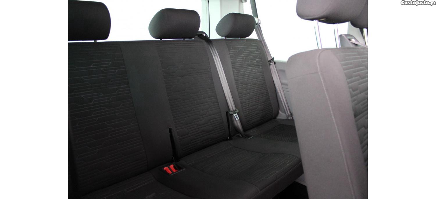 Volkswagen Caravelle Comfortline 2.0 TDI 150cv — fotografia 9