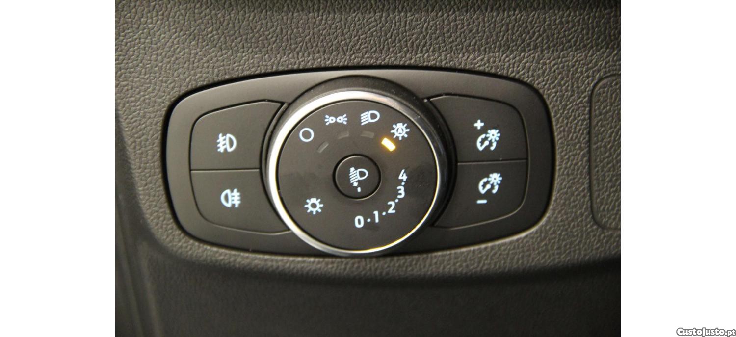 Ford Focus 1.0 EcoBoost 125cv MHEV ST-Line — fotografia 7